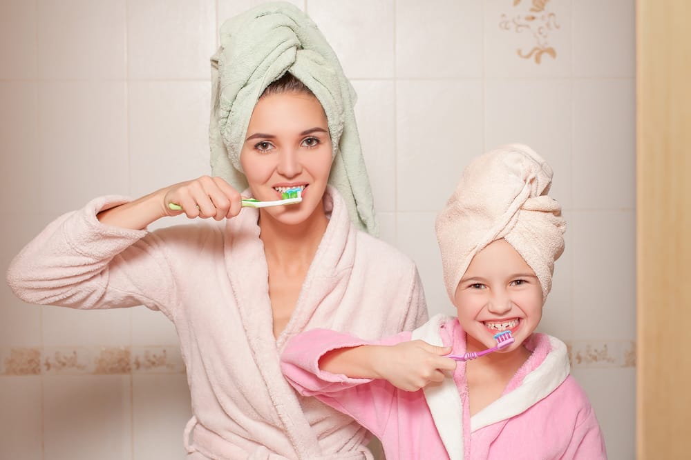 teach children to brush their teeth