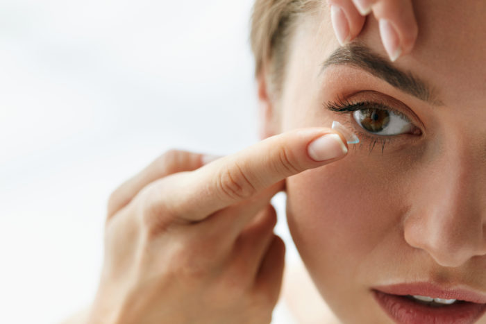 how to use contact lenses