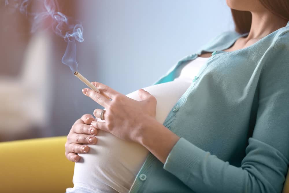 smoking while pregnant