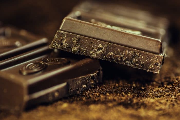 dark chocolate lowers high blood pressure