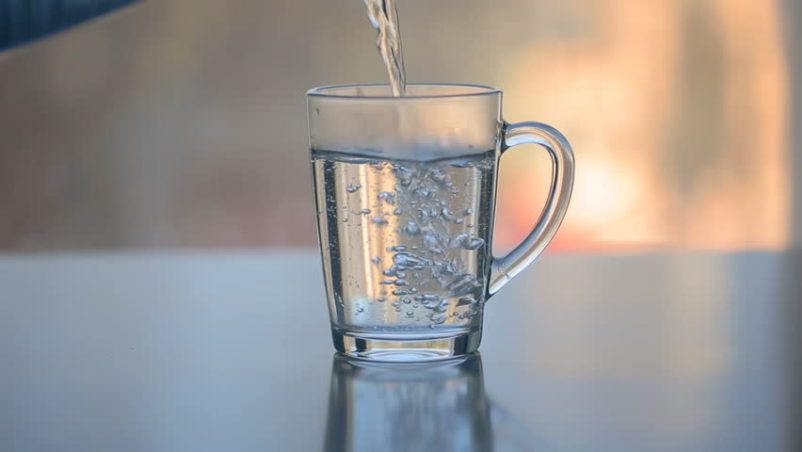 the benefits of drinking warm water