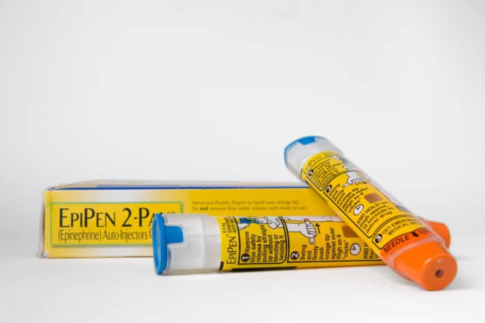 how to deal with cold epipen allergies
