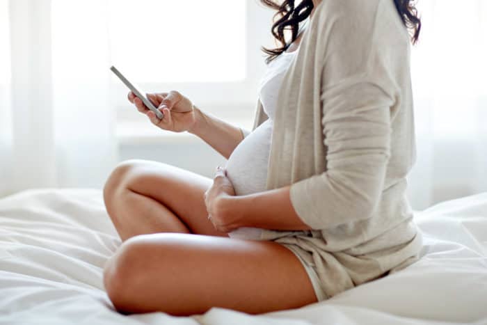 playing cellphones while pregnant