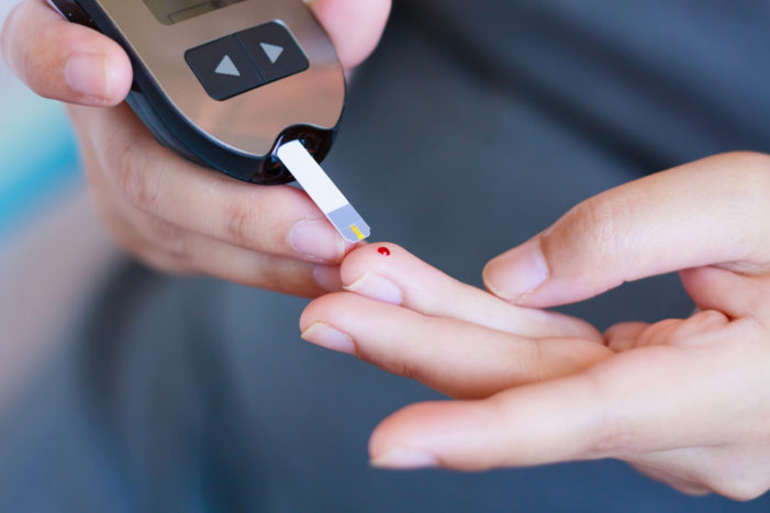 how to check blood sugar at home
