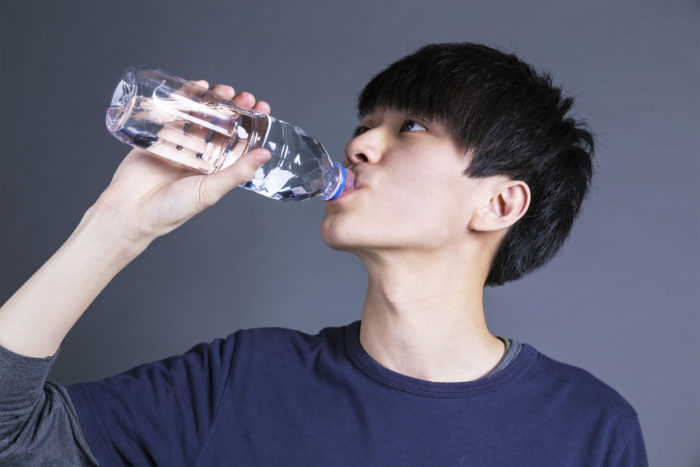the need to drink water for smokers
