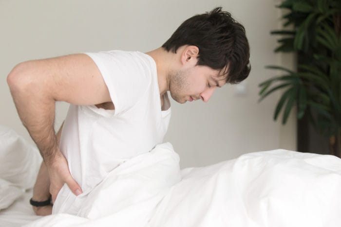 causes of right back pain
