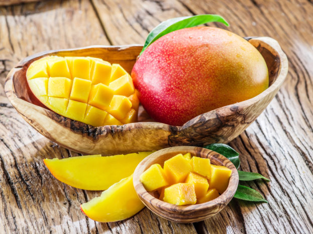 eat mango while pregnant