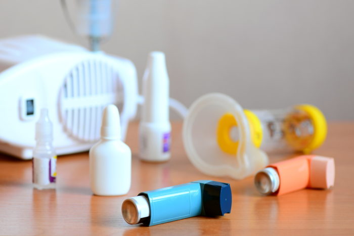 the inhaler or nebulizer that must be chosen